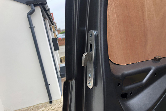 Citroen Berlingo 2018 Hook Lock