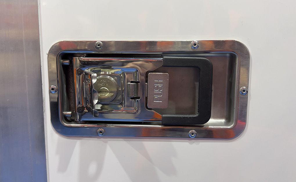 l4v light duty pan handle cargo lock